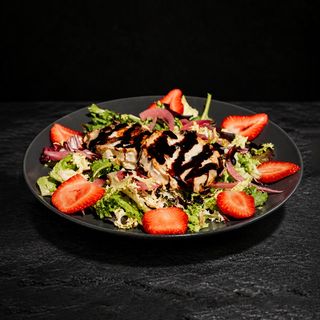 Ensalada Queso de Cabra y Fresa