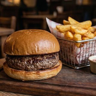 Clasic Burger Con Patatas
