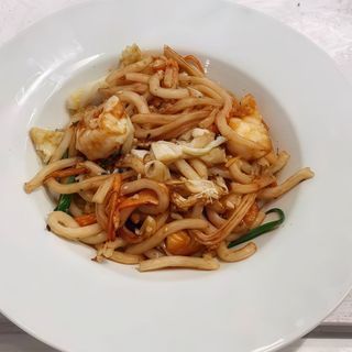 (Fideo de arroz )Udon frito con gambas