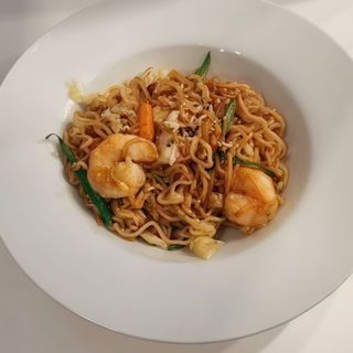 Fideos japonés frito con verduras
