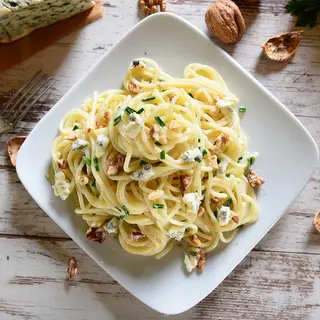 Pasta con gorgonzola y nueces