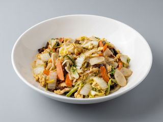 PASTA DE ARROZ FRITO CON TERNERA