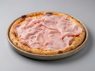 pizza jamón