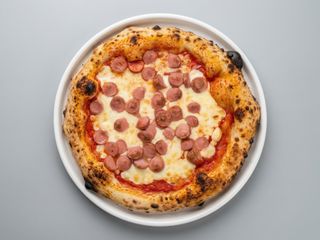 Pizza con würstel
