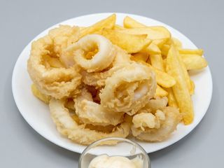 Rabas de calamar con alioli