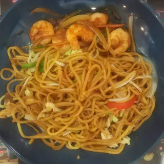 26. Plato 4 Tallarines Con Gambas Y Verduras