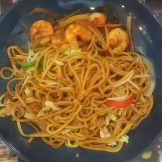 26. Plato 4 Tallarines Con Gambas Y Verduras