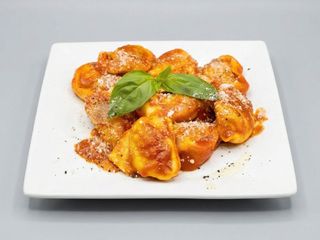 Raviolis De Queso Ricotta Y Espinacas