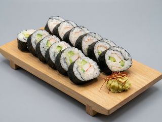 26. Futo Maki (10 Uds.)