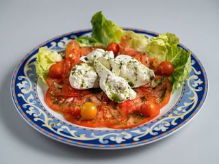 Ensalada de Burrata a la Caprese