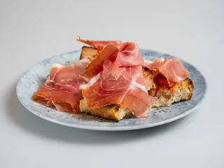 Bruschetta con Jamón Serrano