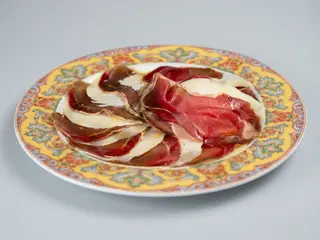Cecina con Provolone