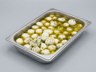 Huevos de codorniz aliñados " tapa"