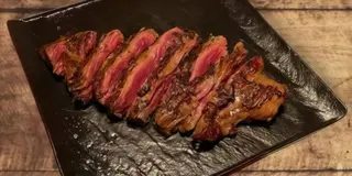Tagliata De Angus Con Setas Boletus Y Trufa