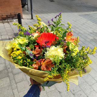 Ramo inspiración del florista tonos cálidos