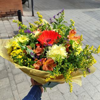 Ramo inspiración del florista en tonos cálidos