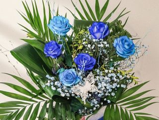 6 Rosas azules