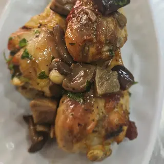 Jamoncitos al horno con setas