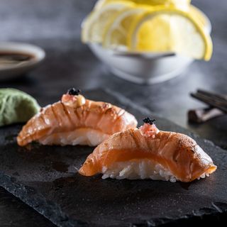 Nigiri Aburi Salmón mayo