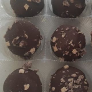 Profiteroles de kit kat (6 Uds.)