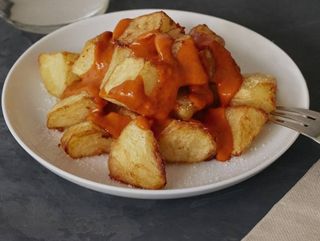 Ración De Patatas Bravas
