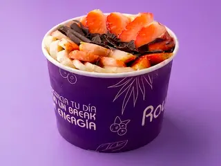 Acai Bowl edicion especial ( Fresa, plátano y virutas de chocolate negro)