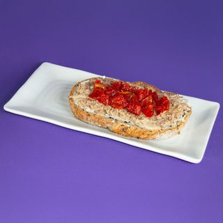 La Tuna ( Tostada con atún)