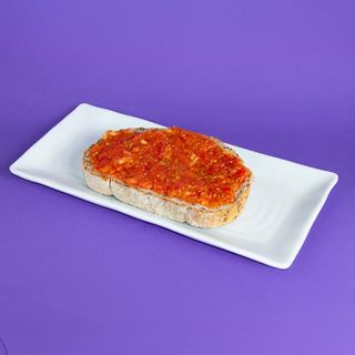 La Pantumaca (Tostada de tomate rallado , Aove y sal)