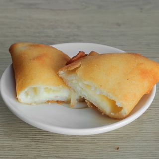 Empanada Con Queso (1 Ud.)