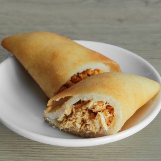 Empanada Con Pollo (1 Ud.)