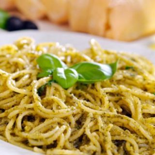 SPAGHETTI CON PESTO