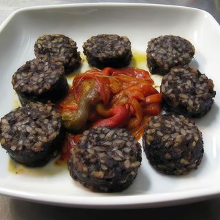 Morcilla Con Pimientos Rojos