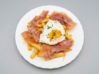 Huevo,patatas,jamón Serrano