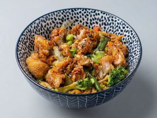 Yakisoba (Fideos) Con Pollo