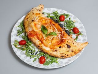 Pizza calzone al forno