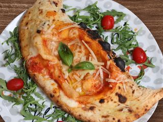 Pizza calzone al forno