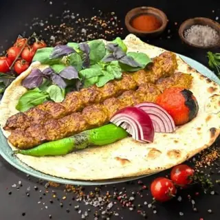 Kebab de Carne con Pan (Koobideh Persa)200 gr
