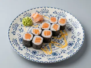 Maki Salmon (x6)