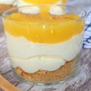 Yogur con Lemon Curd