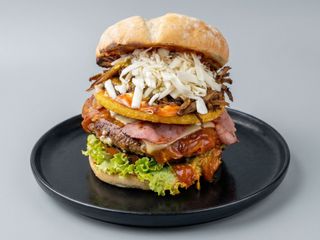 HAMBURGUESA CRIOLLA