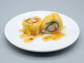 172 Uramaki frito cangrejo y aguacate