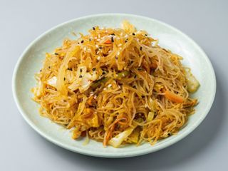 404.Tallarines Finos curry ternera 