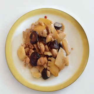 334. Pollo Con Bambú Y Setas