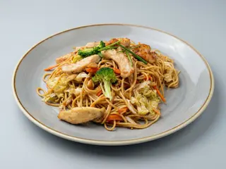 Tallarines Con Pollo