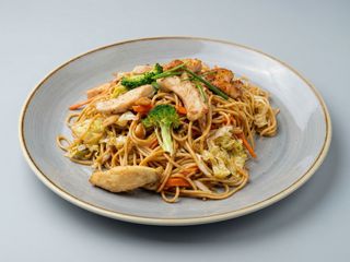 Tallarines Con Pollo