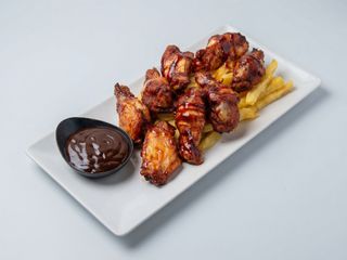 Ración De Alitas Marinadas Con Salsa Barbacoa (8 Uds.)