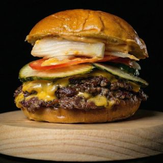 CHESSEBURGER SMASH BURGER +PATATAS FRITAS