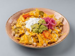 Nachos con pollo braseado