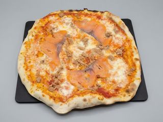 Pizza Piccolina Tonno e salmone (28 Cm.)