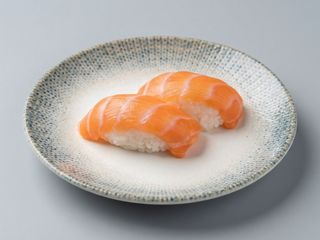 2.Niguiri De Salmón (2 Pzs.)